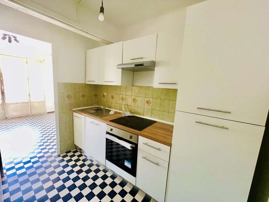 Appartement à MARSEILLE-5E