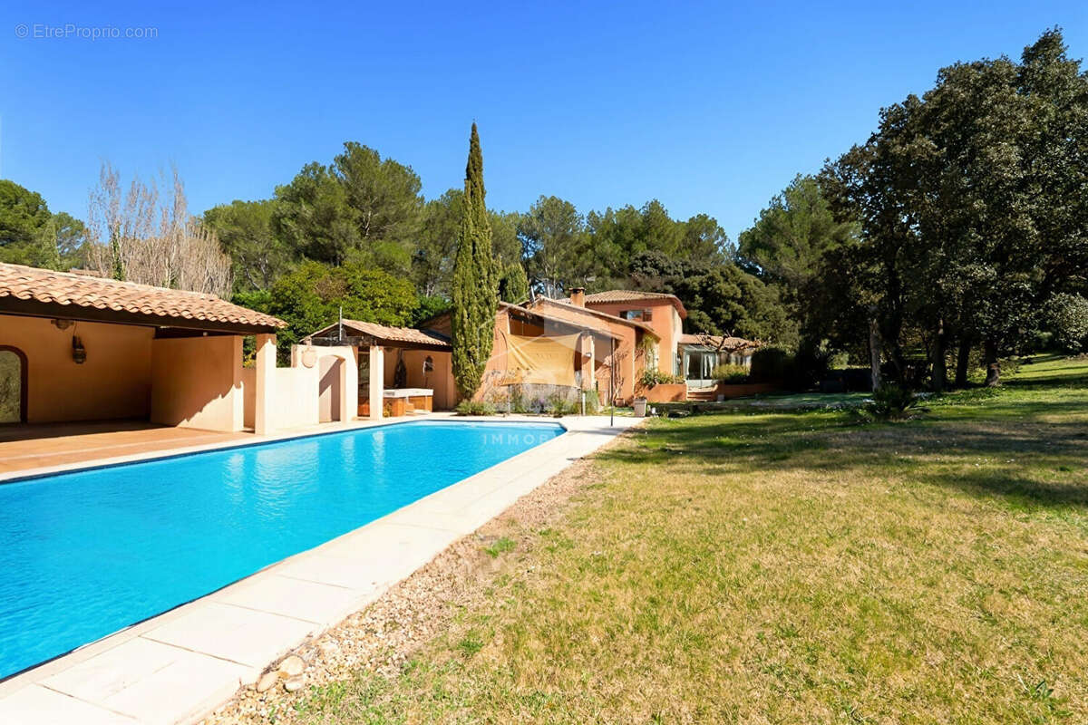 Maison à CABRIES