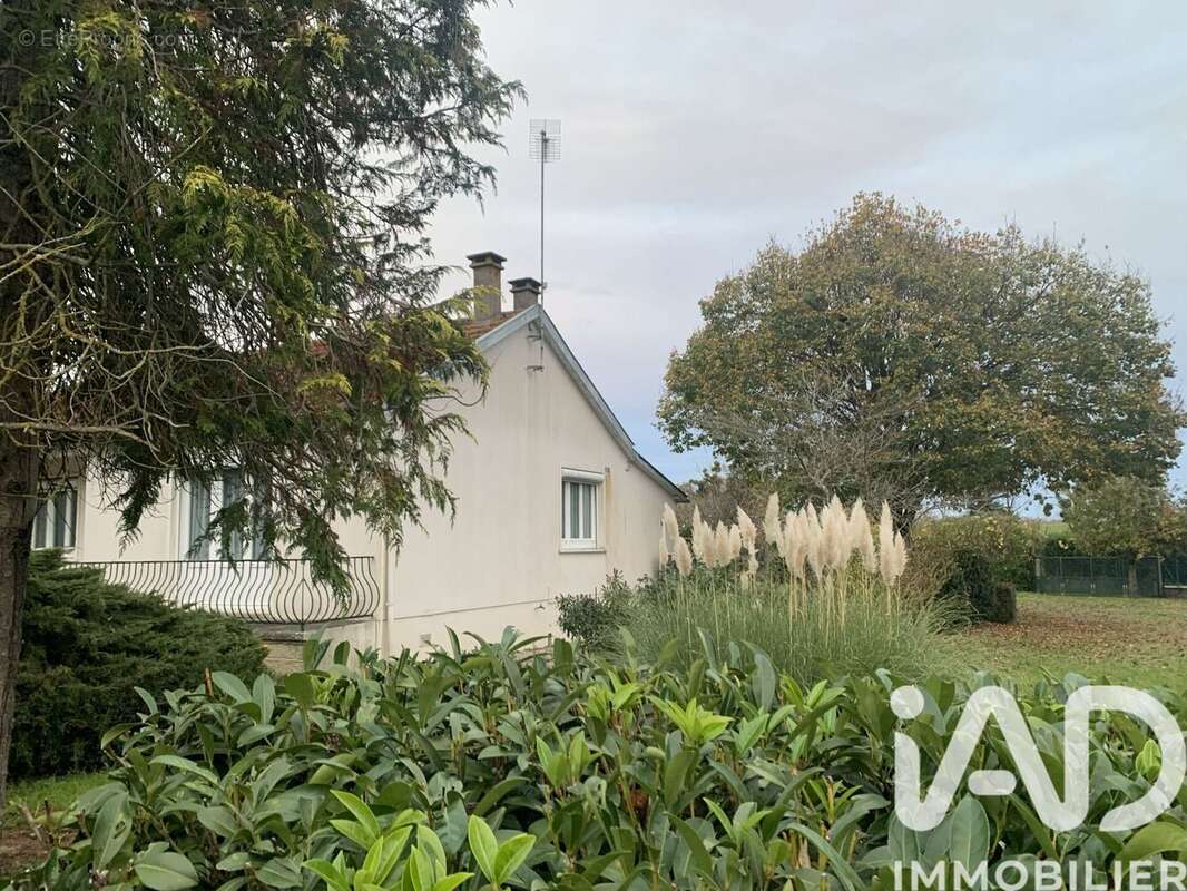 Photo 2 - Maison à BOUGES-LE-CHATEAU