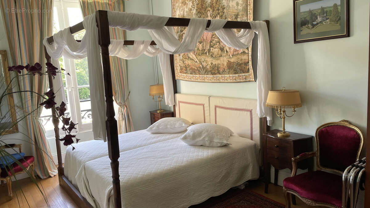 Maison à TOURNON-SAINT-PIERRE