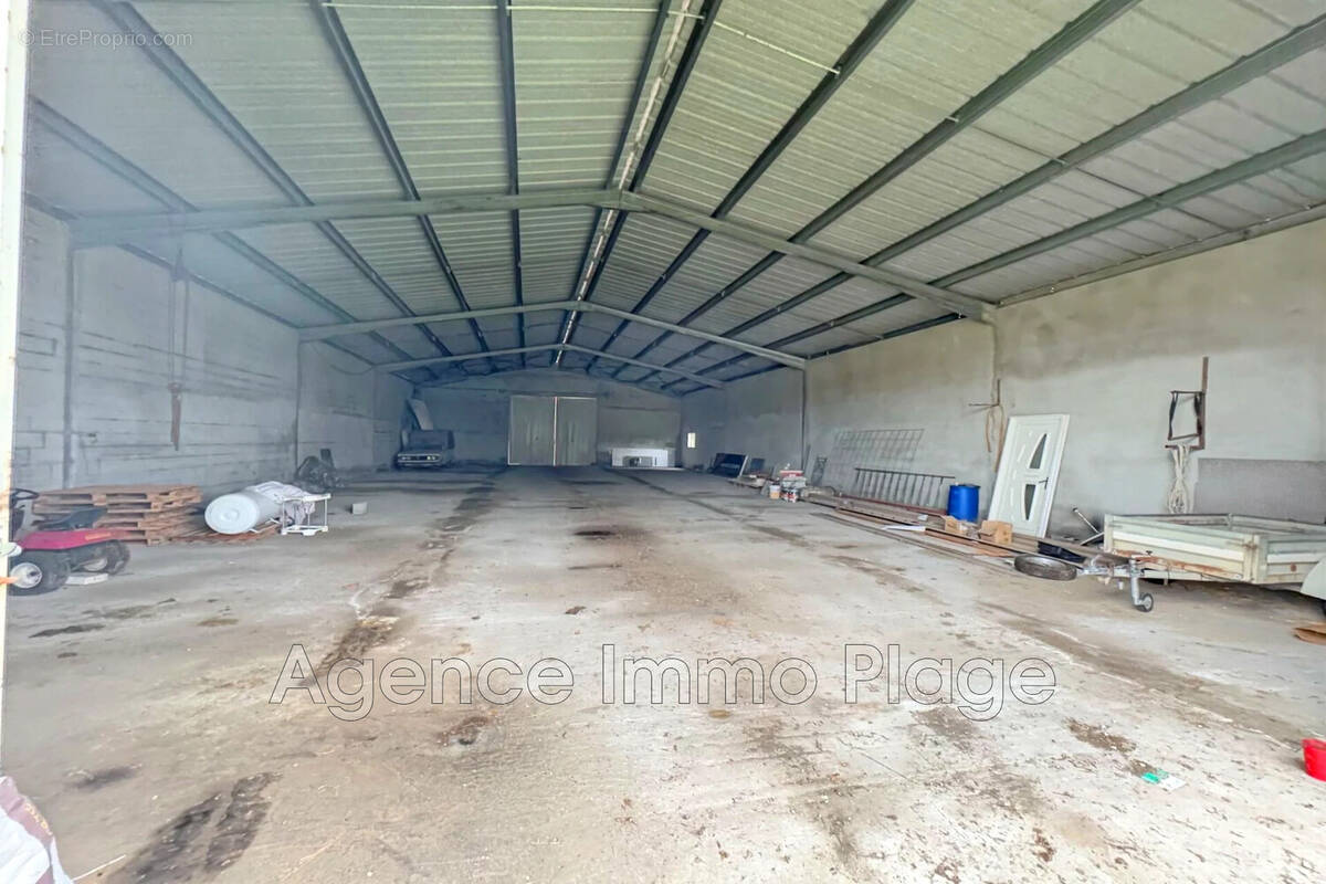 Commerce à LESPARRE-MEDOC