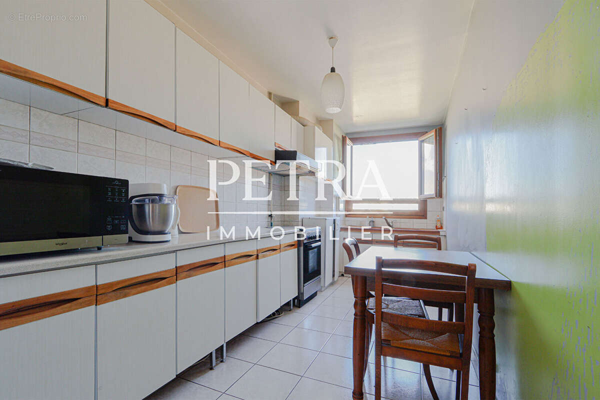 Appartement à FRESNES