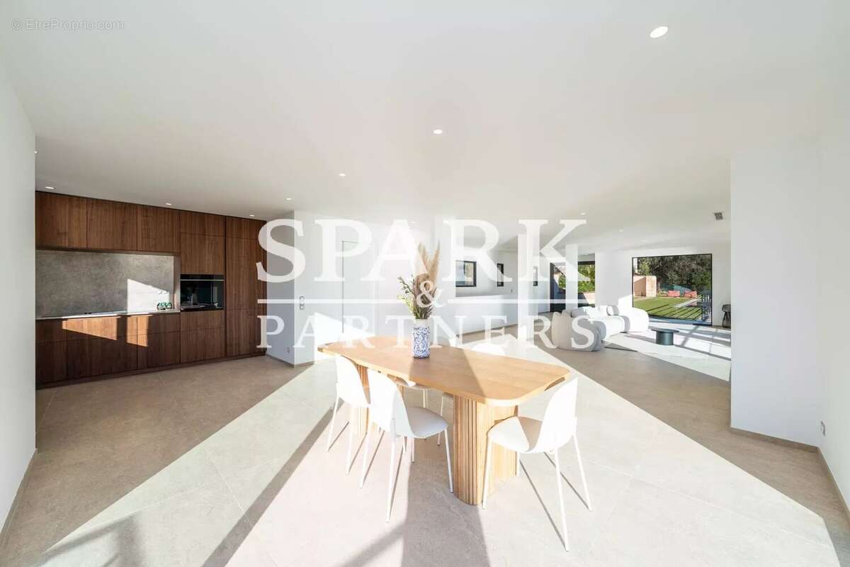 Maison à ROQUEBRUNE-CAP-MARTIN