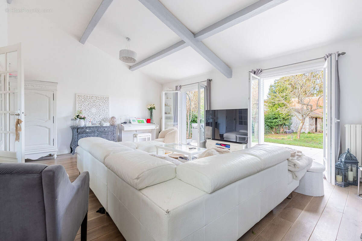 Maison à VERRIERES-LE-BUISSON