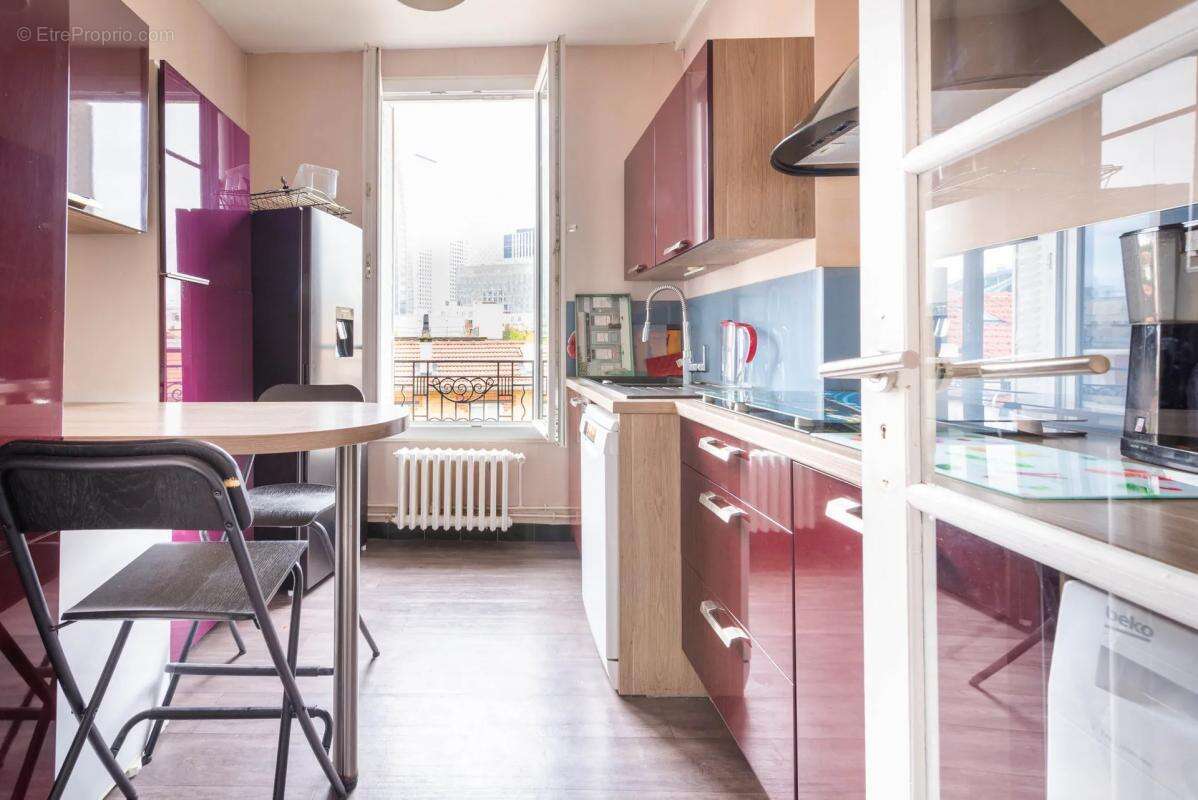 Appartement à COURBEVOIE