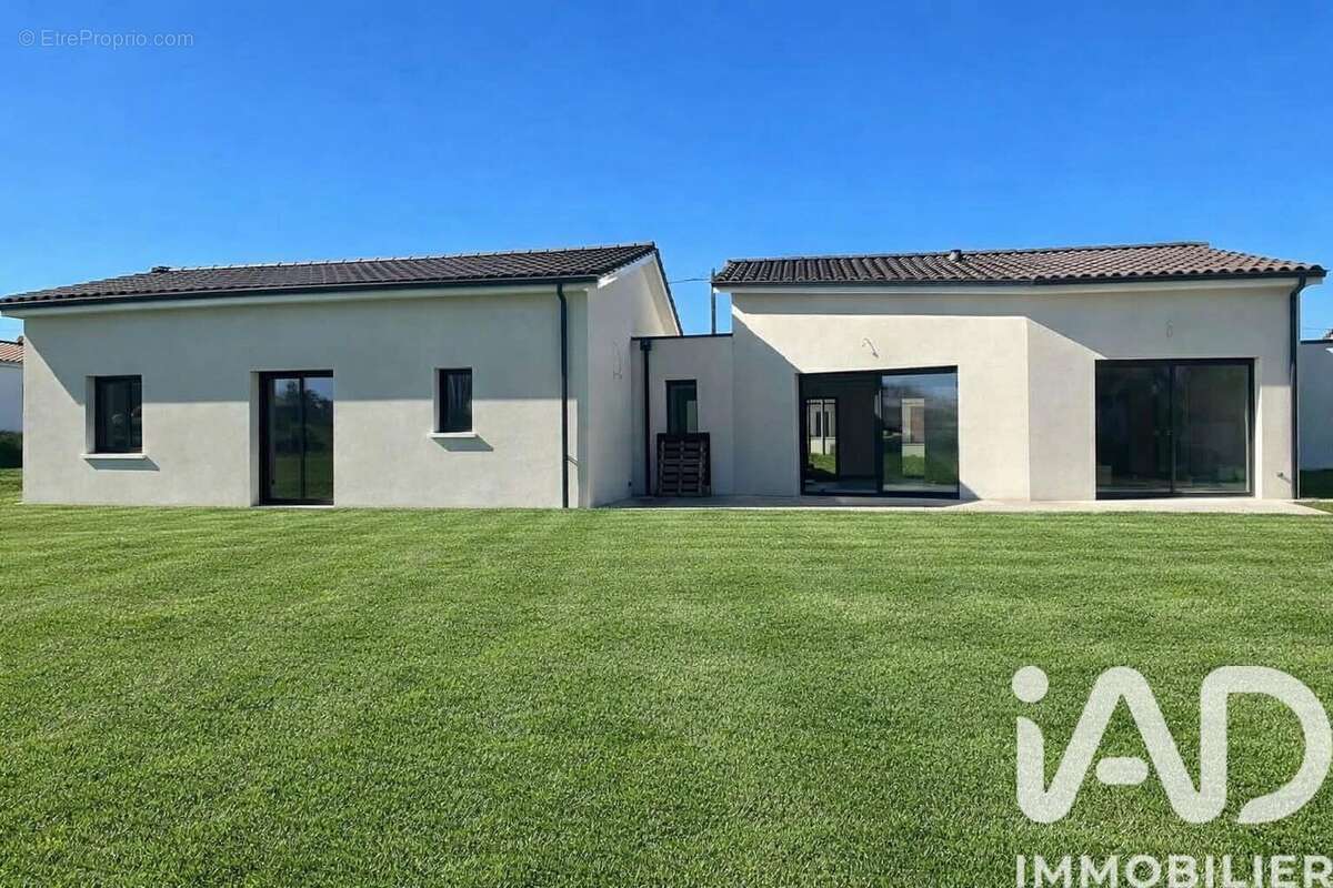 Maison 147 m² à Lunas  - photo 2