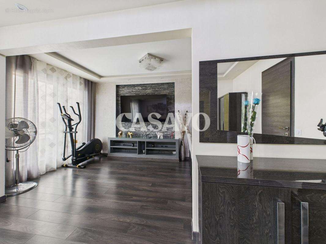 Appartement à DECINES-CHARPIEU