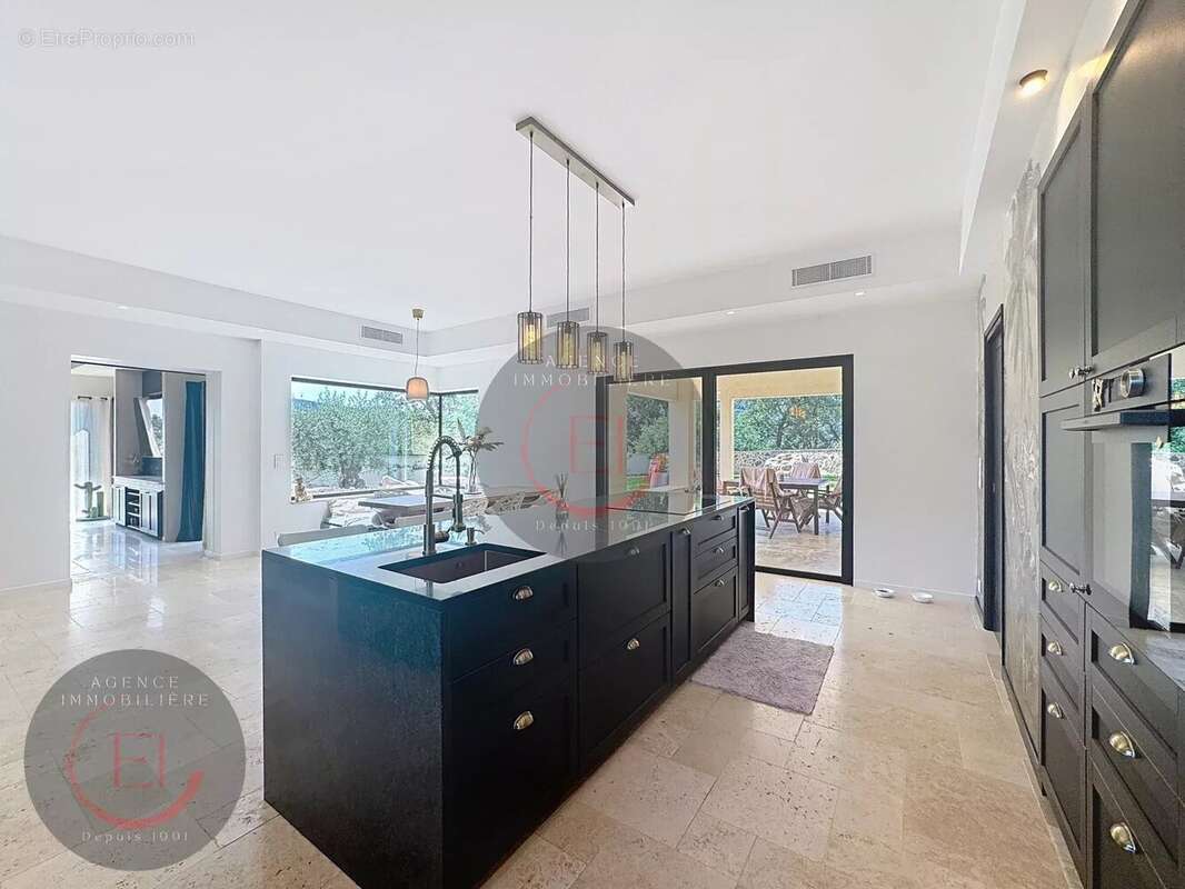 Maison à LES ADRETS-DE-L&#039;ESTEREL