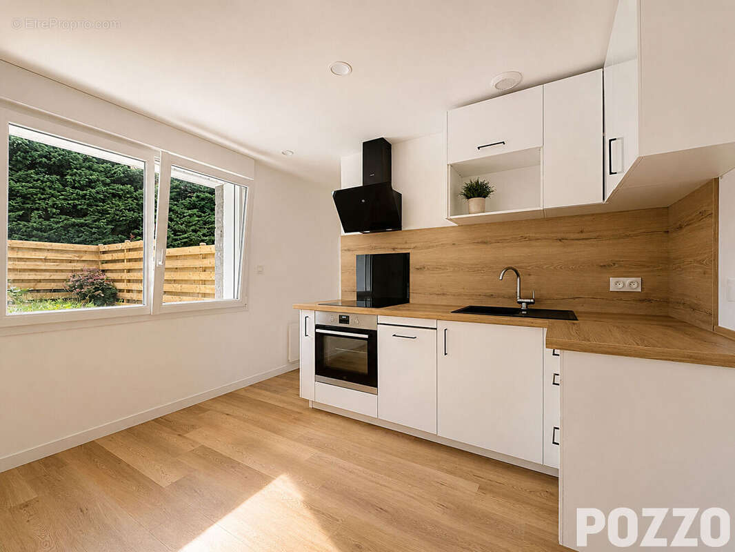 POZZO Immobilier vous propose un appartement 2 pièces avec un jardin  privatif de 300 m². - photo 2