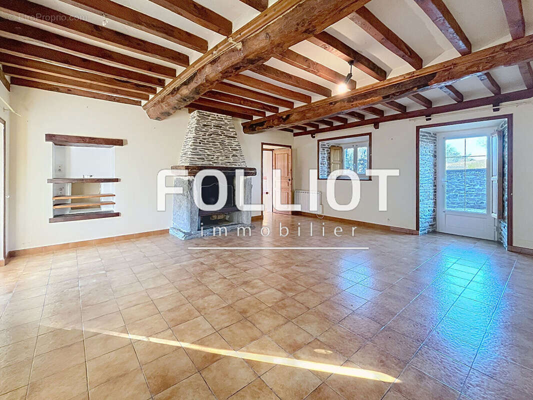 Maison à SAINT-GEORGES-MONTCOCQ