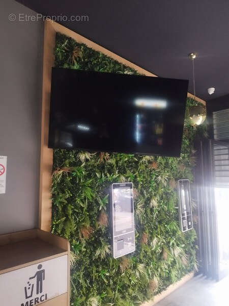 Commerce à SARTROUVILLE