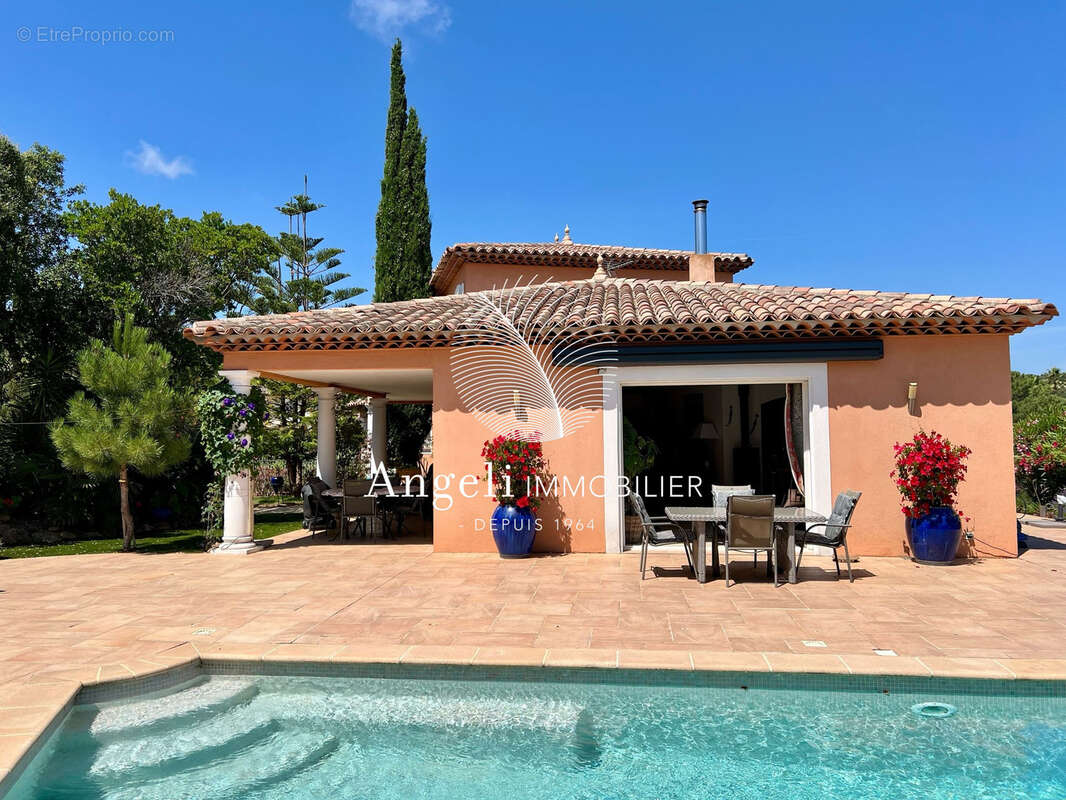 Saint aygulf : villa avec belle vue degagee - photo 13