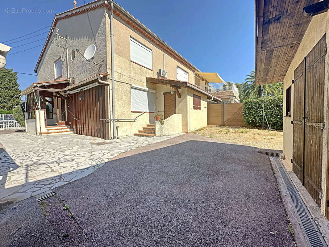 Appartement à SAINT-RAPHAEL