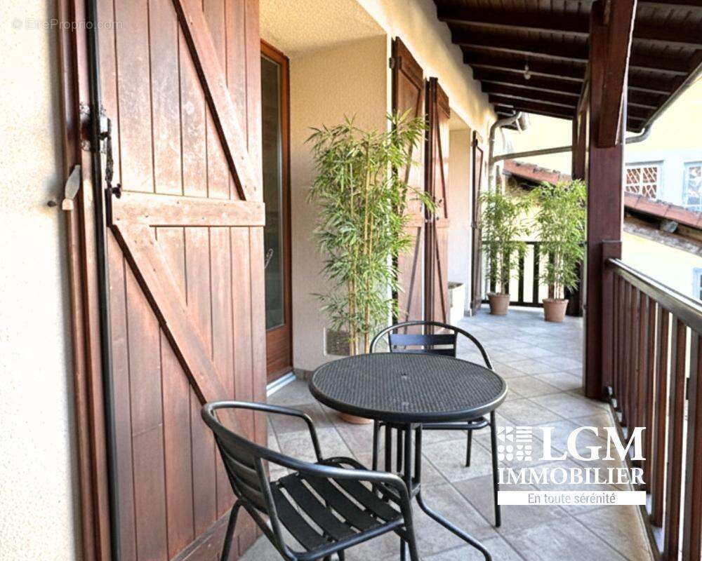 Maison à LE BREUIL-SUR-COUZE