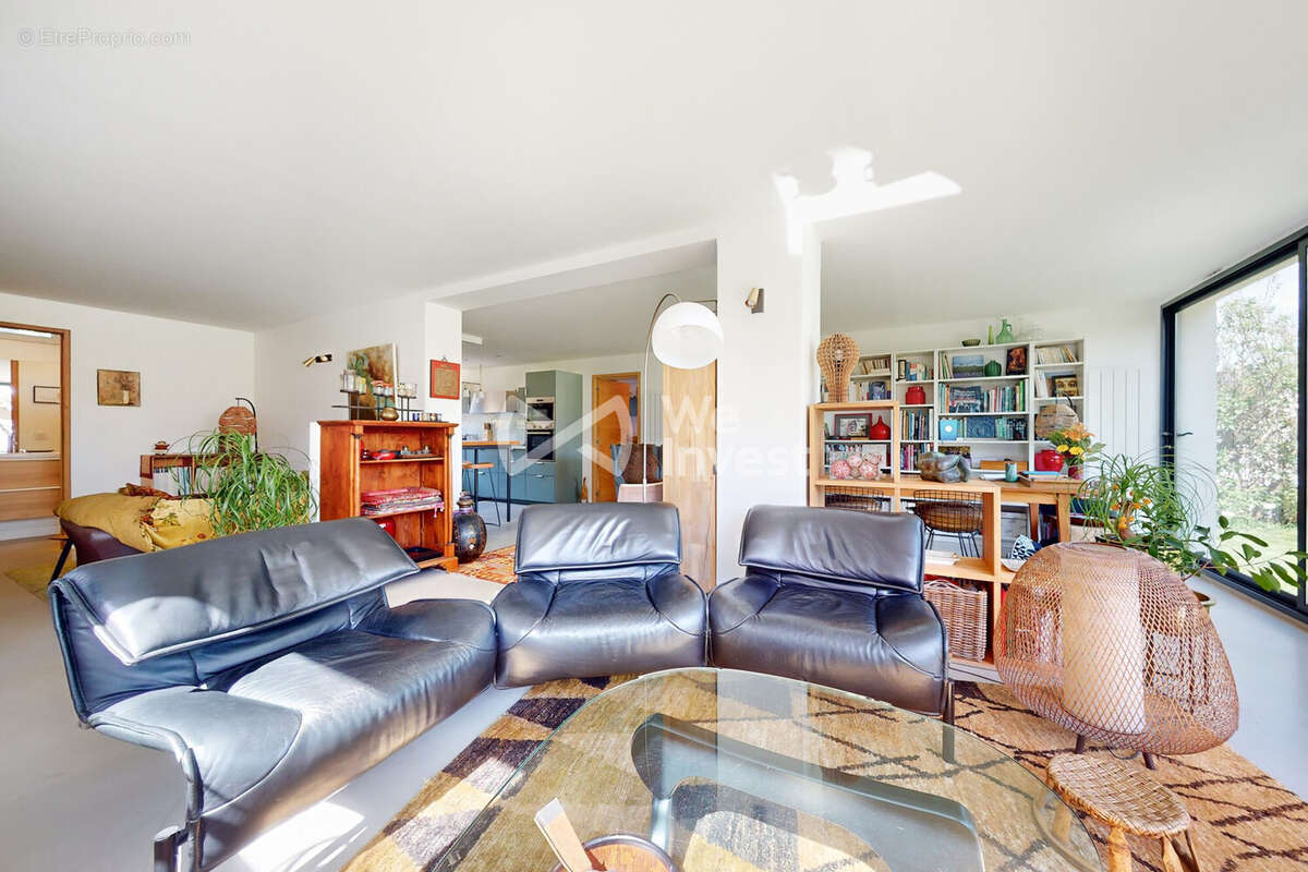 Maison à MARNES-LA-COQUETTE