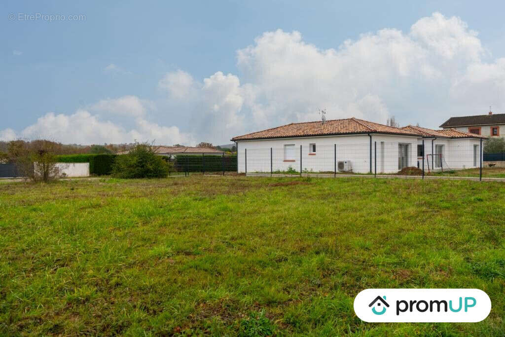 Terrain à BESSIERES