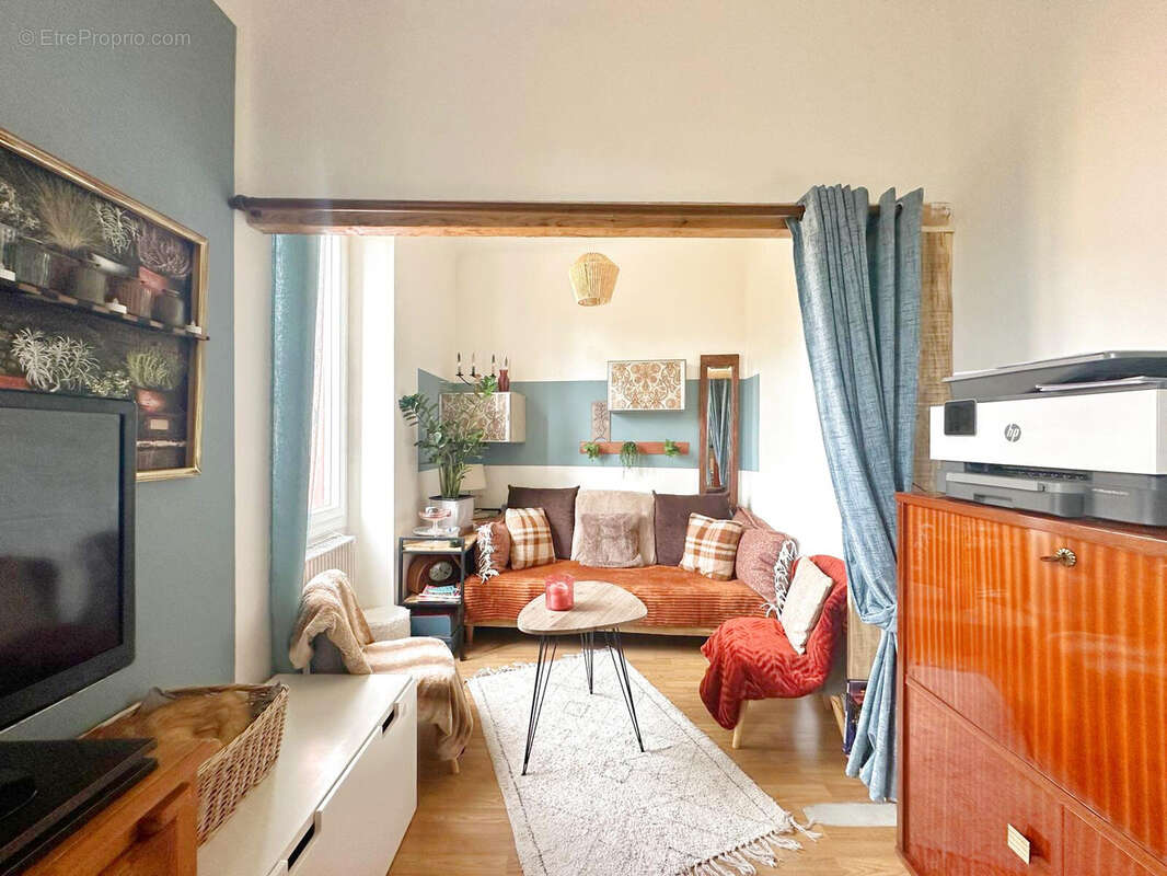 Maison à LIVINHAC-LE-HAUT