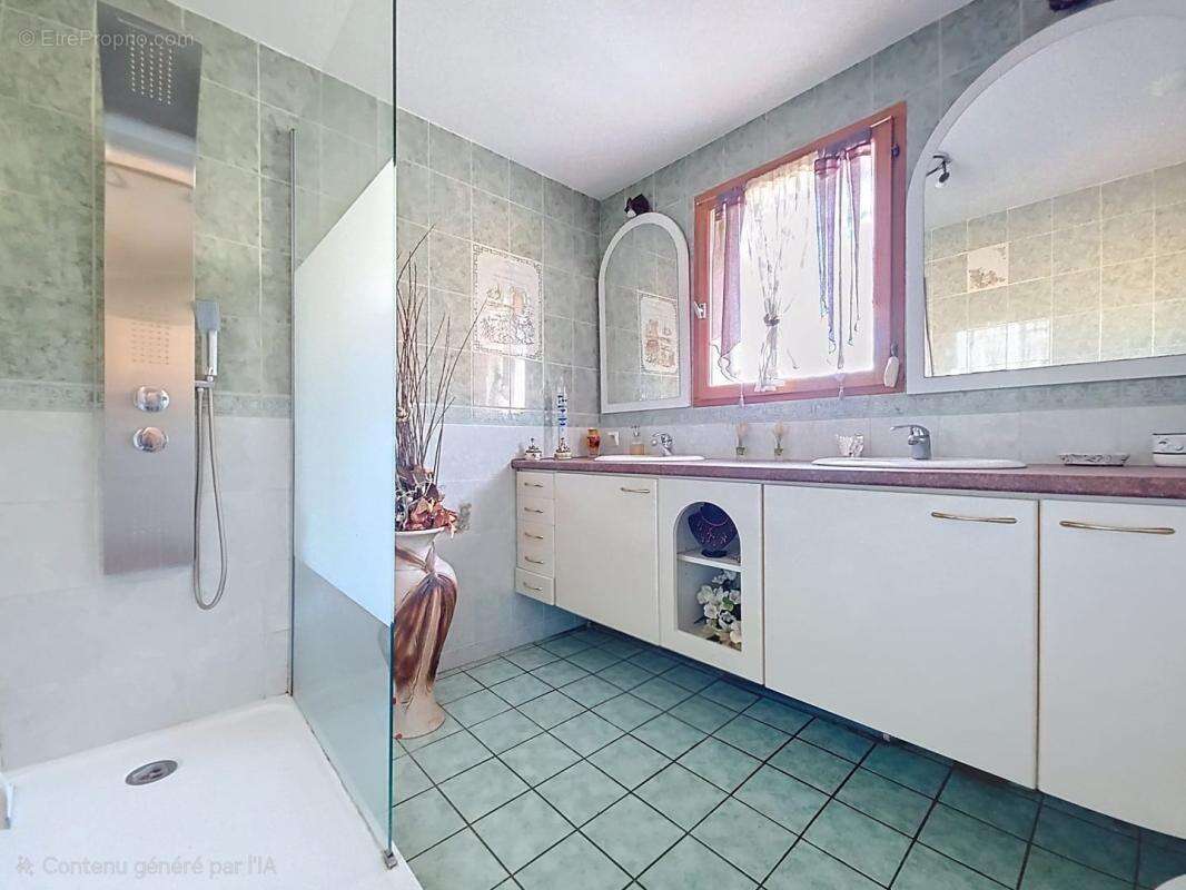 Maison à SAINT-PIERRE-DE-CHANDIEU