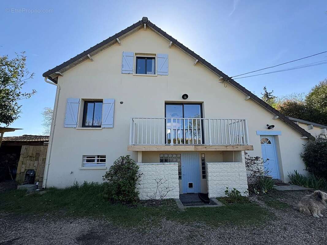 Maison à HOUDAN