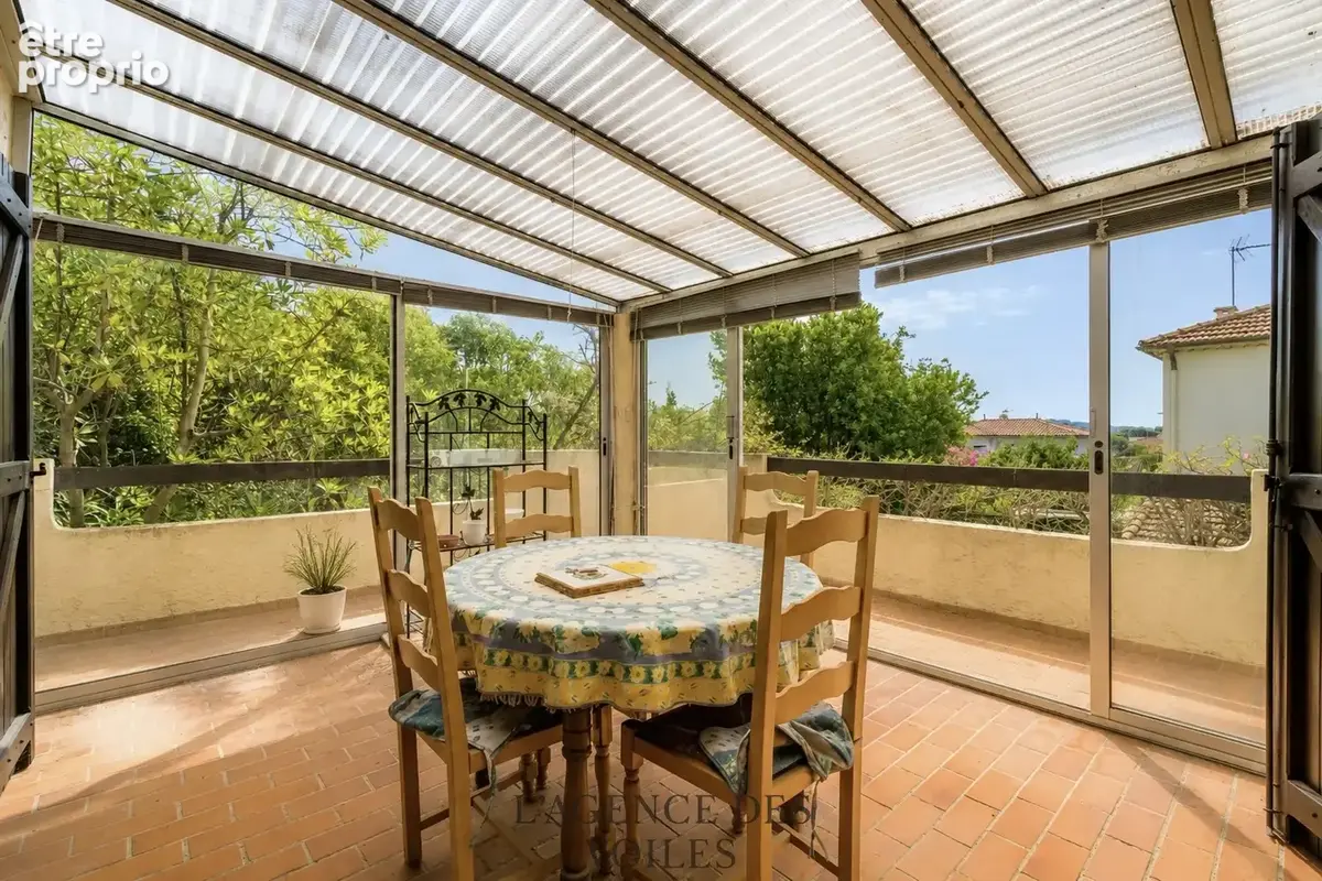 Maison individuelle T5/T6 sur sous-sol avec jardin, terrasses, et piscine - photo 12
