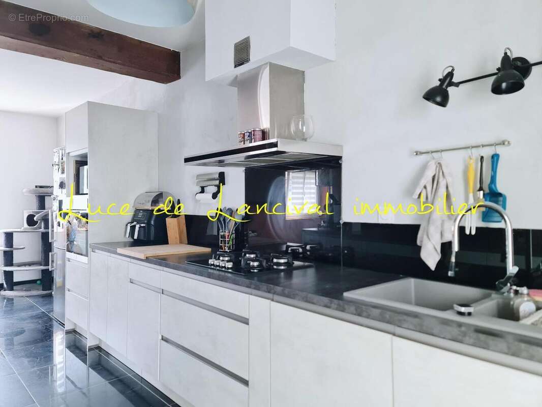 Maison 109 m² à Saint-Gobain  - photo 2