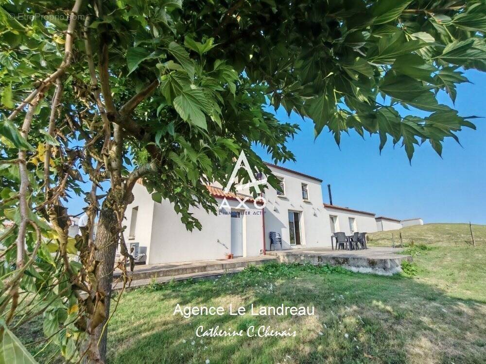 Maison à LE LANDREAU