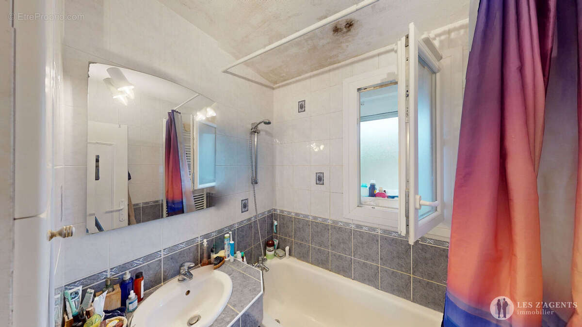 Appartement à SAINT-MARTIN-D'HERES