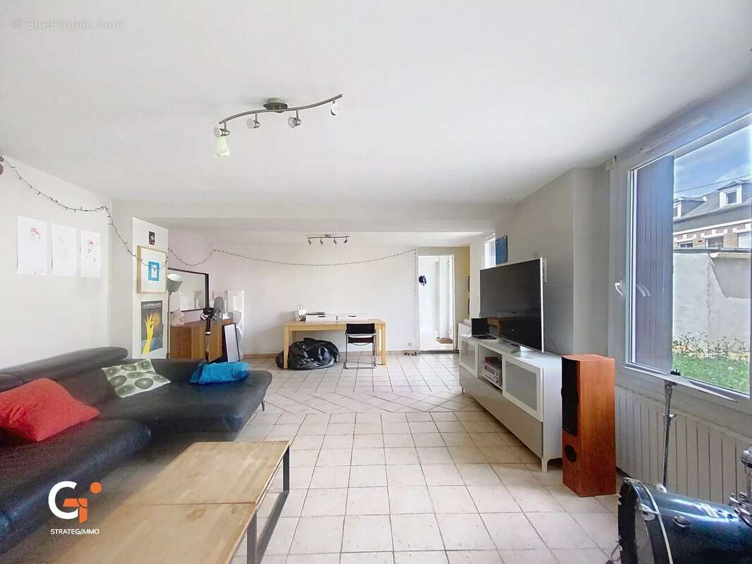 ELBEUF - Maison 135 m²  sur 223 m² Terrain - photo 4