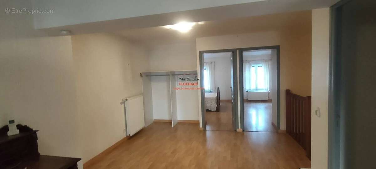 Maison à LA CLAYETTE