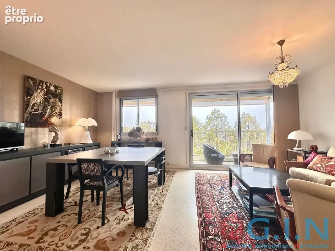 Appartement à MONT-SAINT-AIGNAN