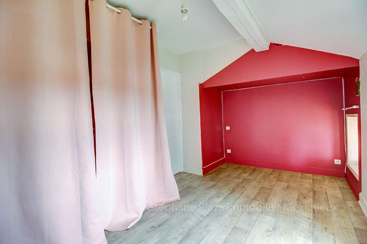 Maison à VILLARS-LES-DOMBES