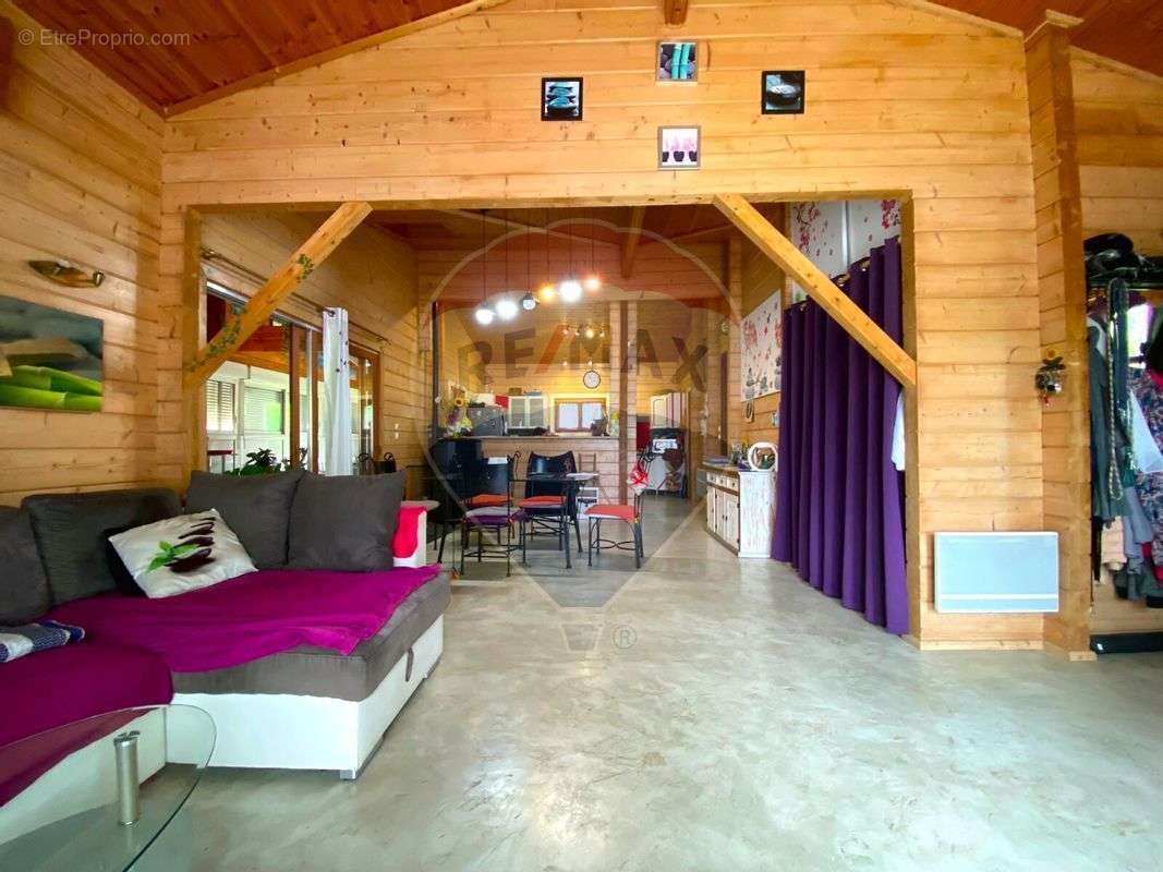 Maison à LA GRIPPERIE-SAINT-SYMPHORIEN