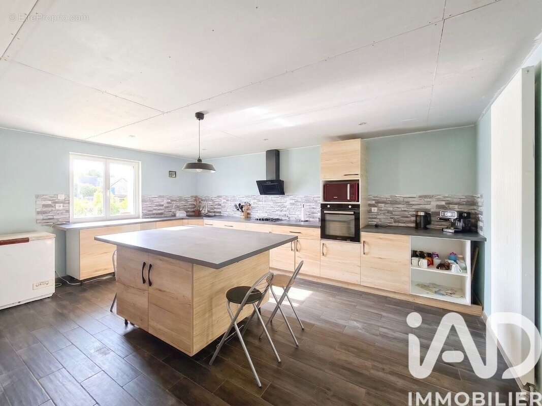 Maison 130 m² à Villethierry  - photo 6