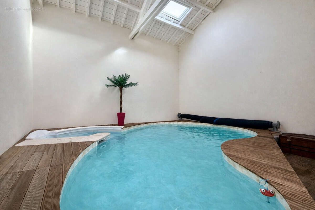 Maison 200 m² à La Sauvetat  - photo 5