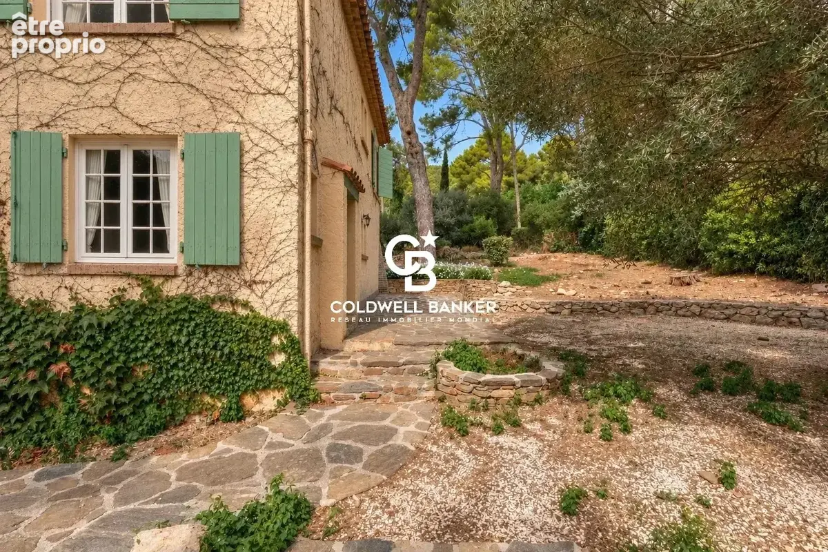 Villa de caractère avec vue mer et piscine, Domaine de La Californie - 83320 Carqueiranne - photo 10