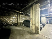 Parking à PARIS-11E