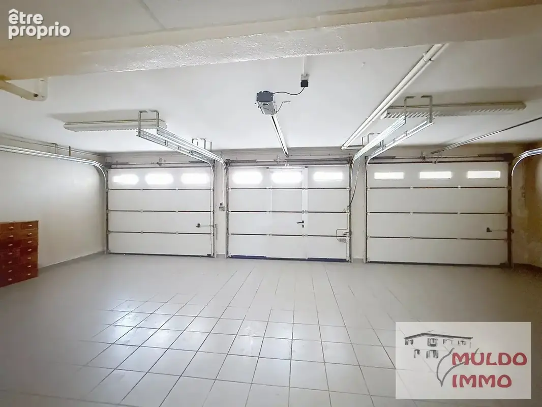 OYONNAX CENTRE – Maison 207 m² –  3 garages - photo 17