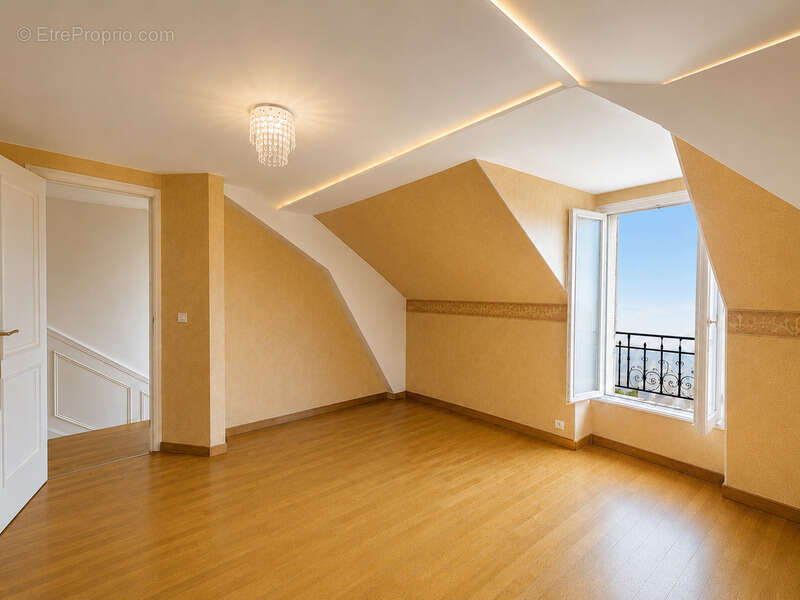 À vendre, maison de charme à 25 minutes de Paris, 6 pièces LE MEE SUR SEINE VILLAGE (77) - photo 11