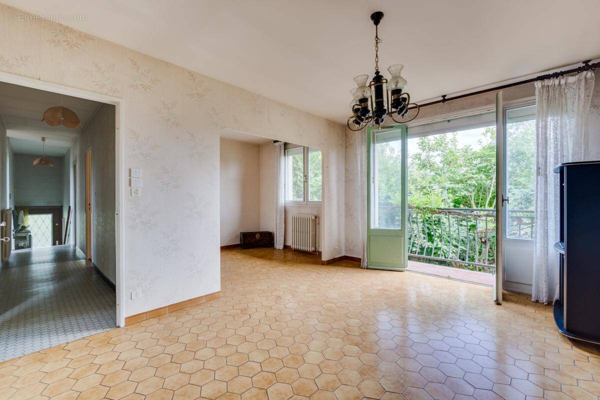 Maison à BRUGUIERES