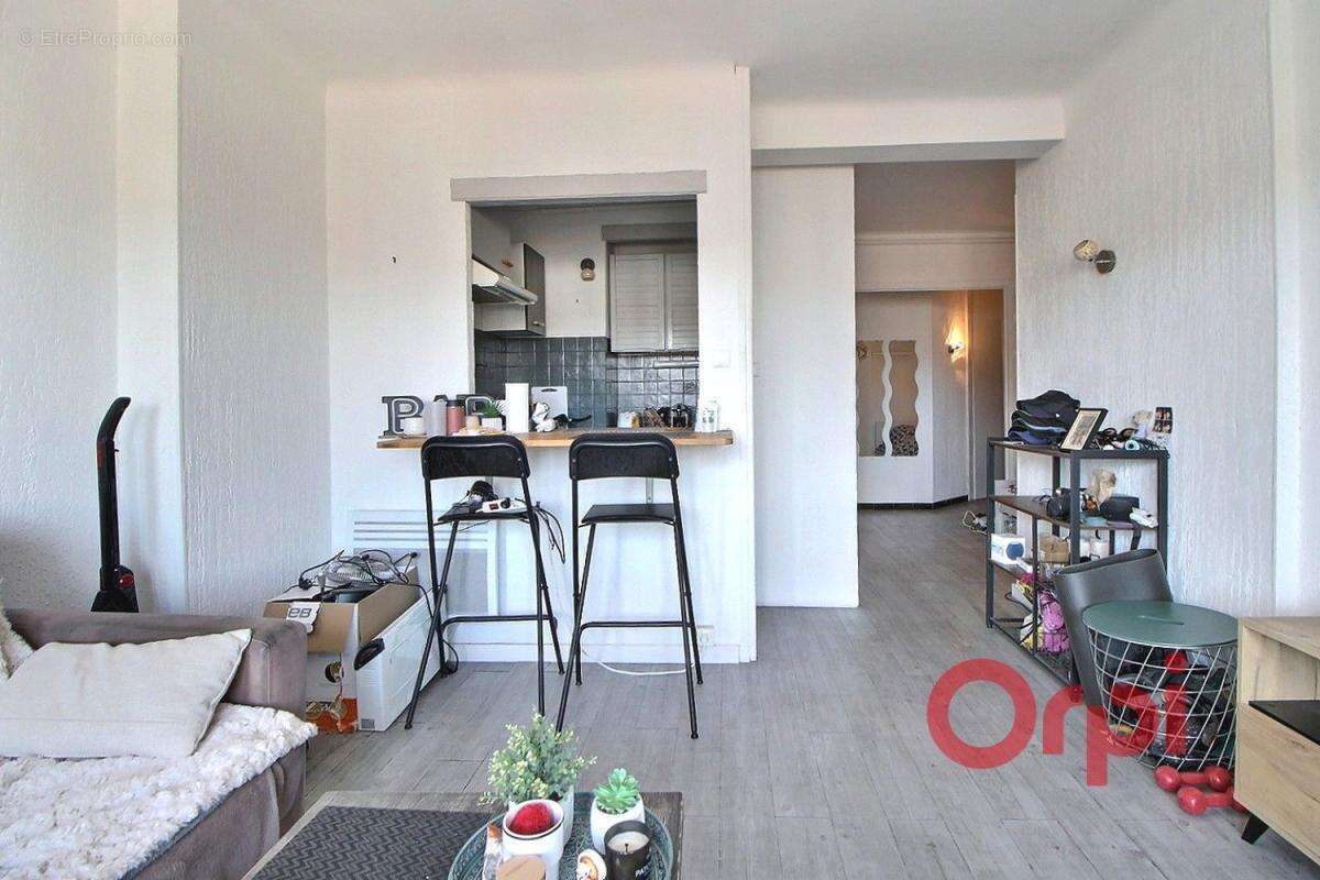 Appartement à MARSEILLE-7E