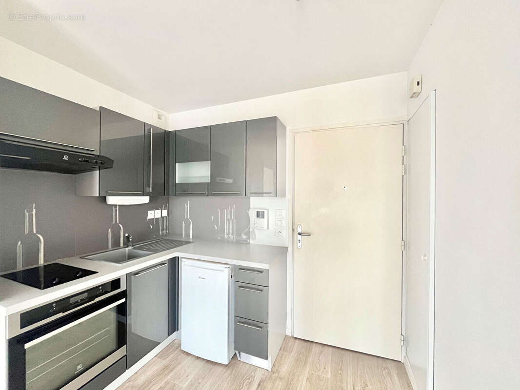 A VENDRE appartement Caen 2 pièce(s) 39.60 m2 - vendu libre - dernier étage - ascenseur - parking - vue dégagée - photo 6
