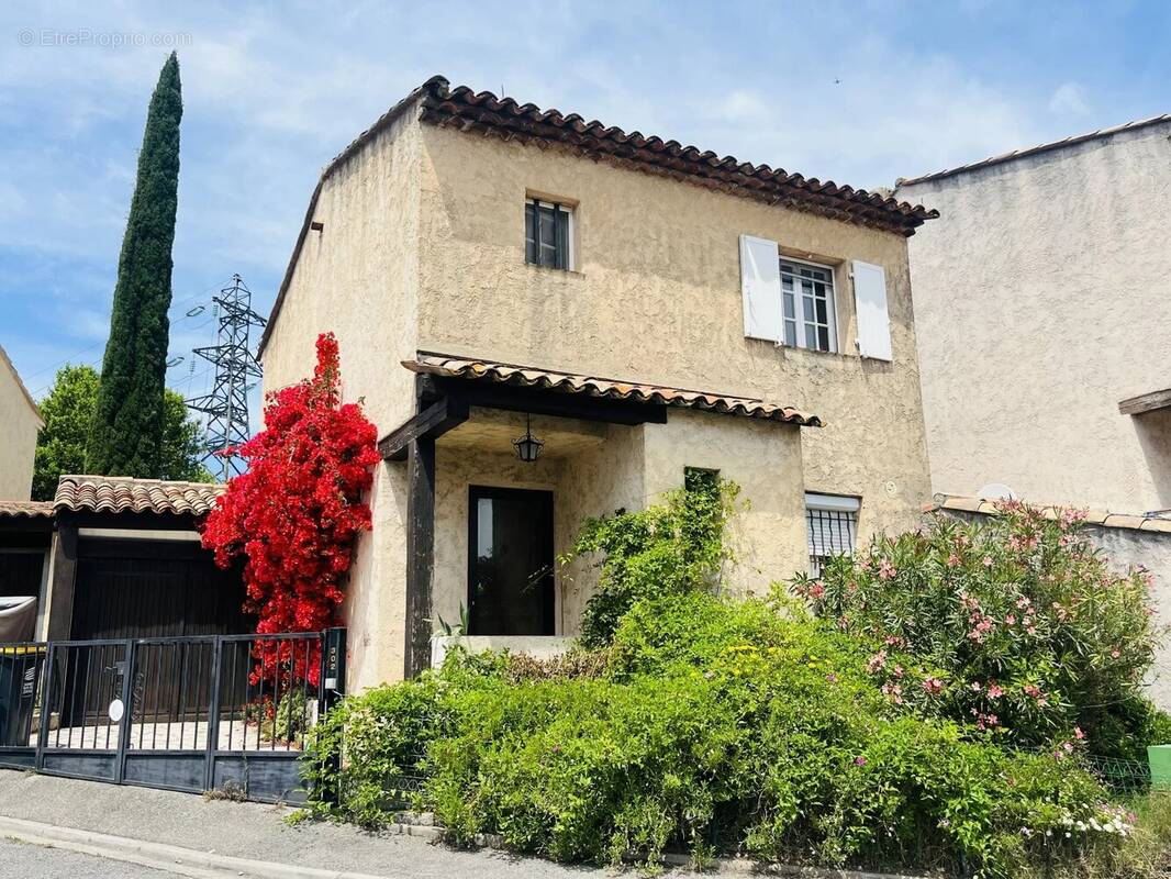 Maison à MOUGINS