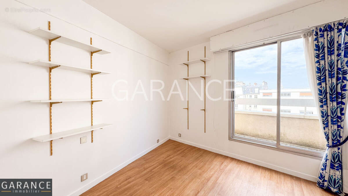 Appartement à PARIS-14E