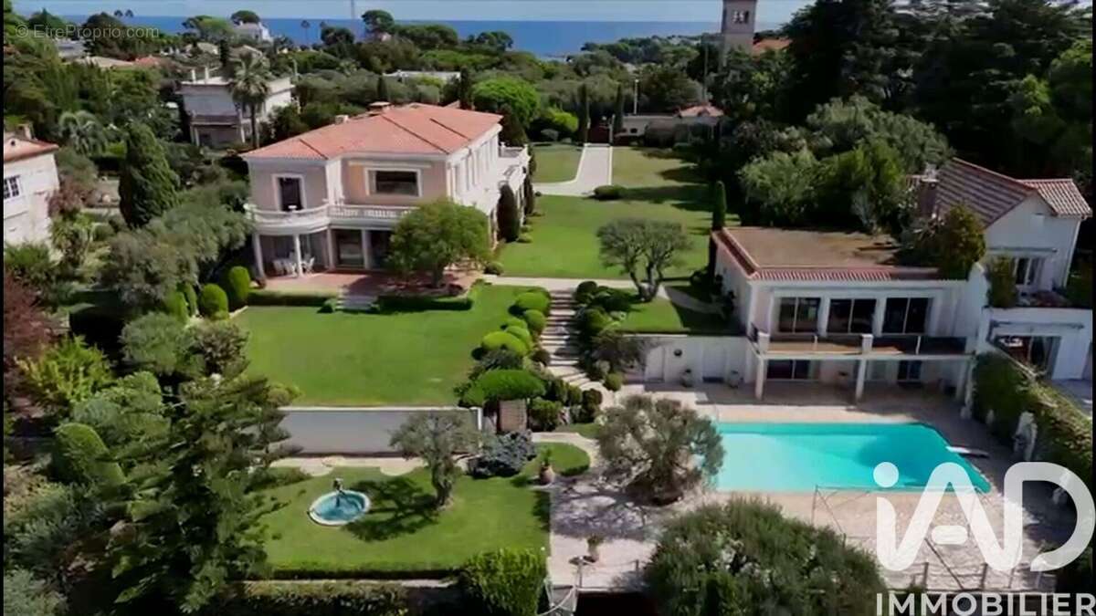 Photo 2 - Maison à ANTIBES
