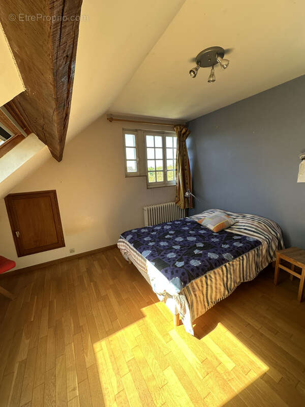 Maison à VAUX-LE-PENIL