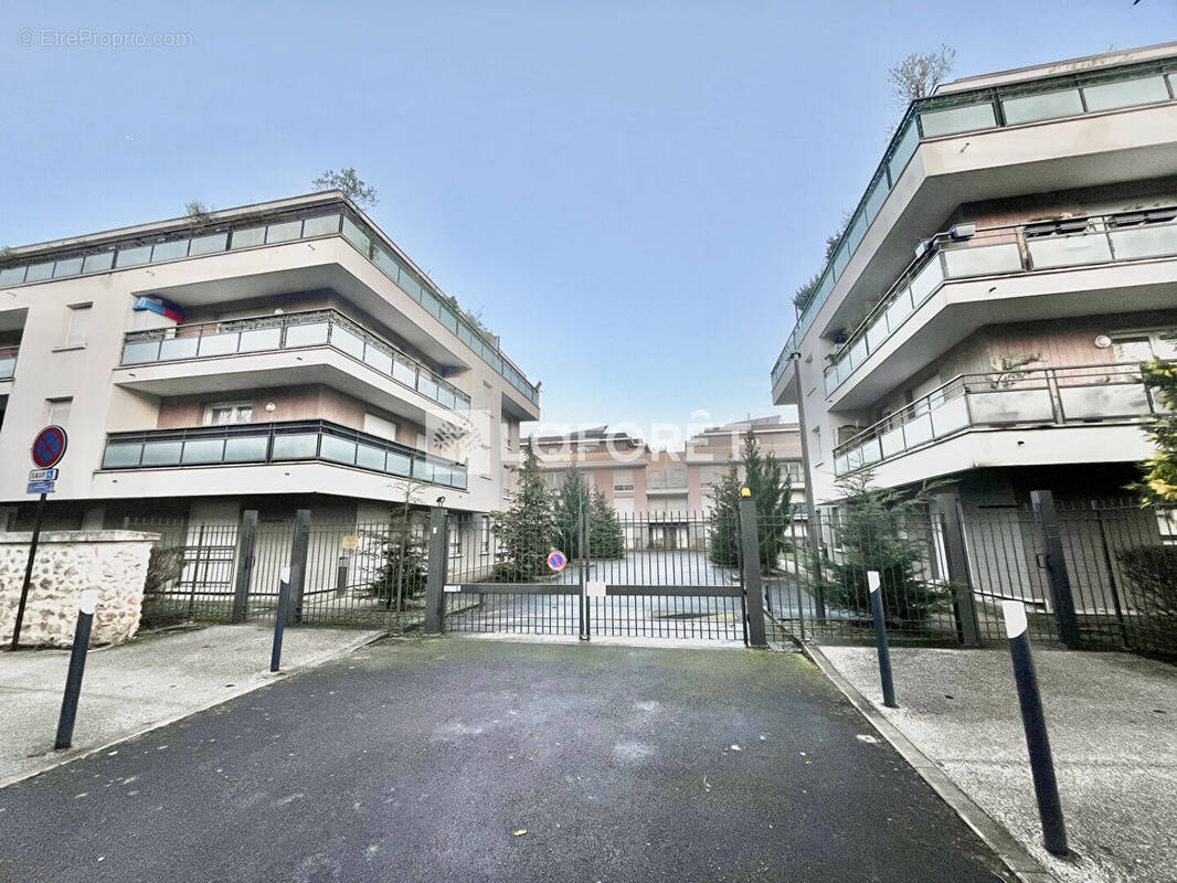 Parking à MENNECY