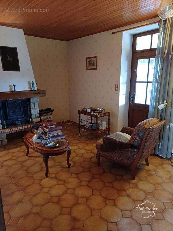 Maison à SAINT-PRIVAT