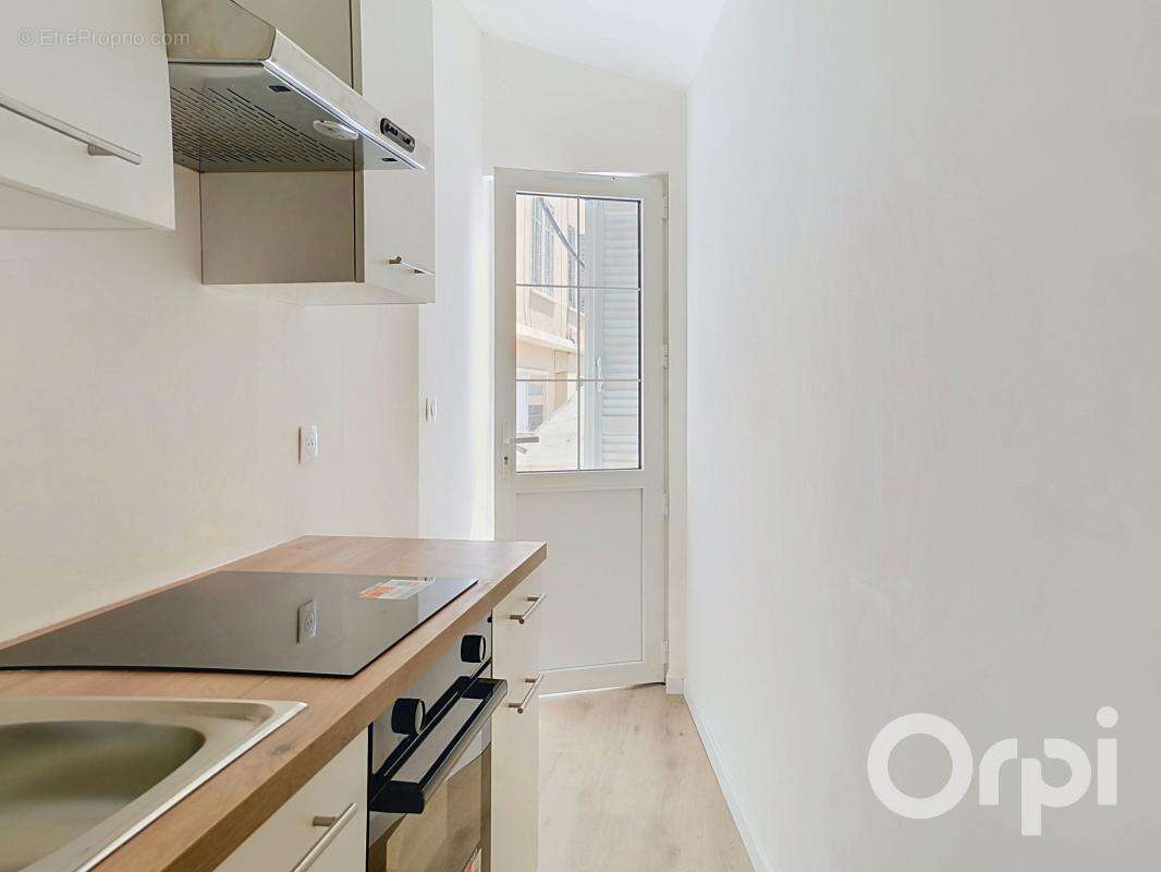 A vendre type 2 neuf avec terrasse privative et parking privatif sans charge - photo 4