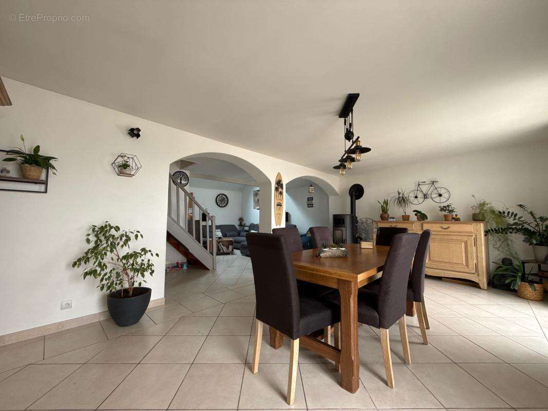 Maison à ATHEE