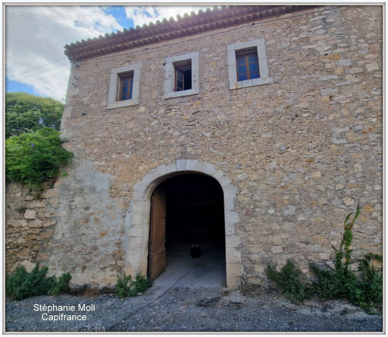 Commerce à FABREZAN